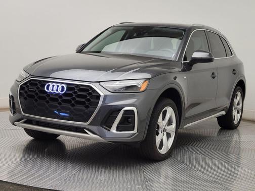 Daytona Gray Pearl Effect 2023 Audi Q5 45 S line Premium Plus