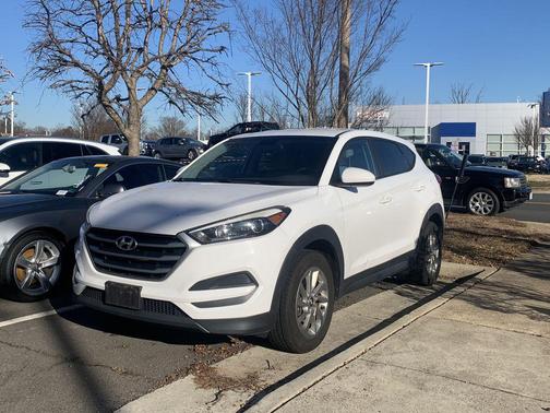 2017 Hyundai TUCSON SE