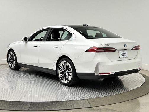 2024 BMW 530 i xDrive
