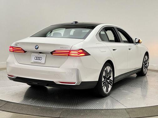 2024 BMW 530 i xDrive