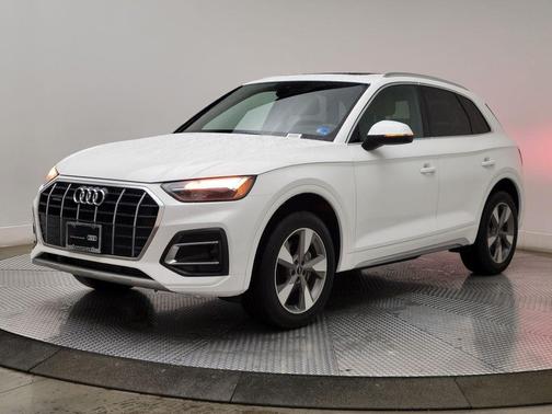 Ibis White 2023 Audi Q5 40 Premium