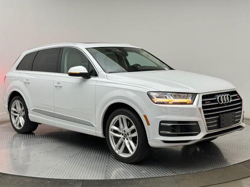 Glacier White Metallic 2018 Audi Q7 3.0T Prestige