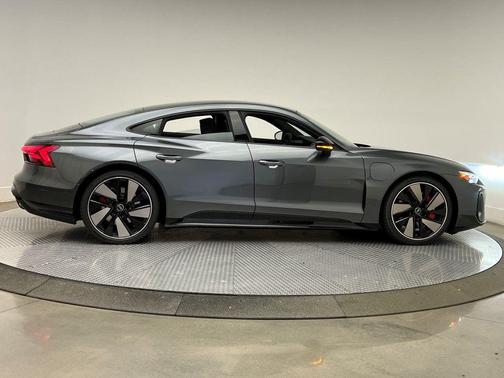 2026 Audi S e-tron GT Prestige quattro