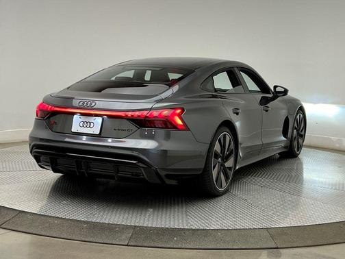2026 Audi S e-tron GT Prestige quattro