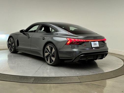 2026 Audi S e-tron GT Prestige quattro