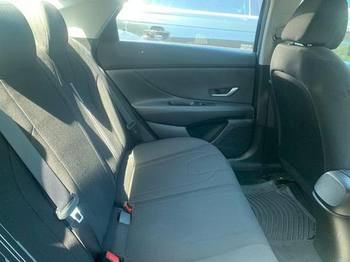 Phantom Black 2022 Hyundai ELANTRA SEL