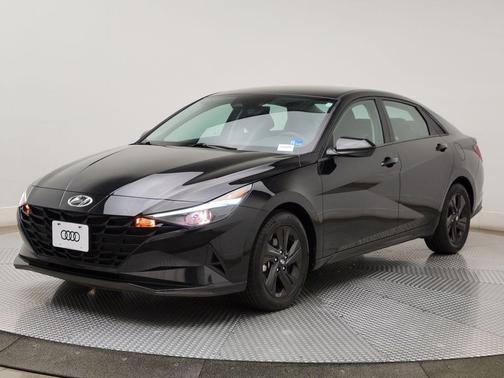 Phantom Black 2022 Hyundai ELANTRA SEL