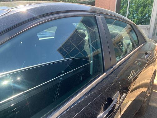 Phantom Black 2022 Hyundai ELANTRA SEL