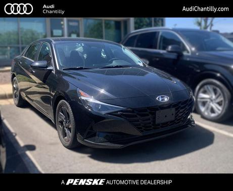 Phantom Black 2022 Hyundai ELANTRA SEL