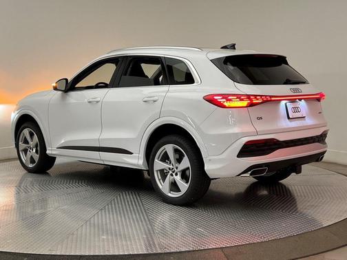 2025 Audi Q5 Premium Plus TFSI quattro S tronic