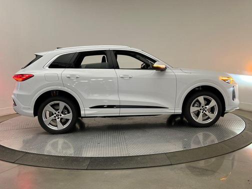 2025 Audi Q5 Premium Plus TFSI quattro S tronic