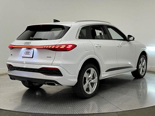 2025 Audi Q5 Premium Plus TFSI quattro S tronic