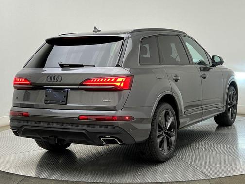 2026 Audi Q7 55 Premium Plus