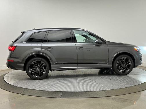2026 Audi Q7 55 Premium Plus