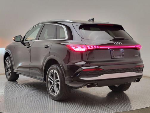 Black Metallic 2025 Audi Q5 Premium TFSI quattro S tronic
