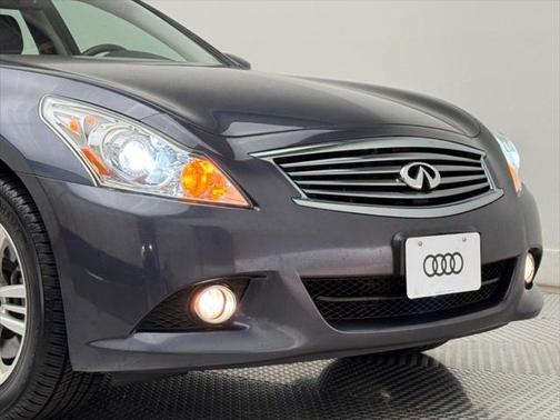 2010 INFINITI G37x Base