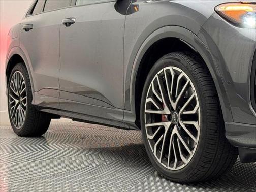 2025 Audi SQ5 3.0T Premium Plus