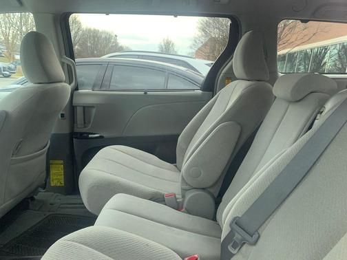 2014 Toyota Sienna LE