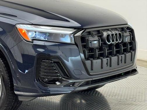 2025 Audi Q7 45 Premium Plus
