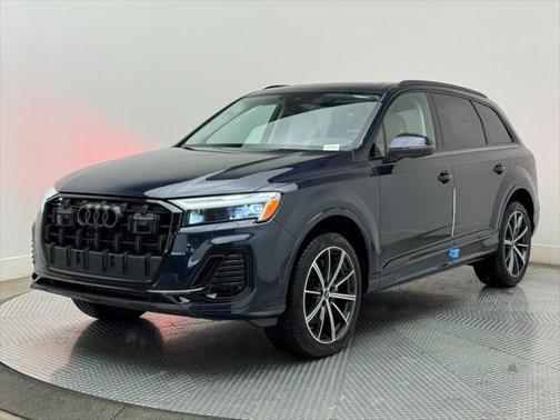 2025 Audi Q7 45 Premium Plus