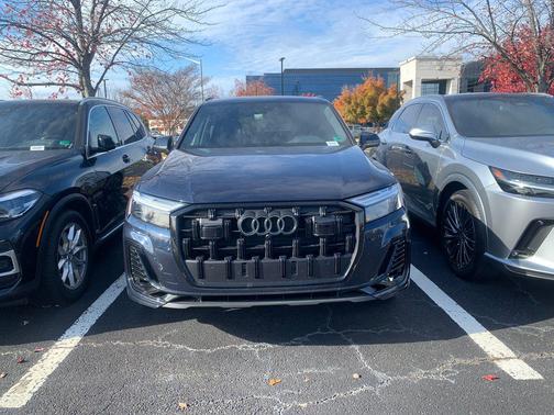 2025 Audi Q7 55 Premium Plus