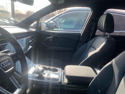 2025 Audi Q7 55 Premium Plus