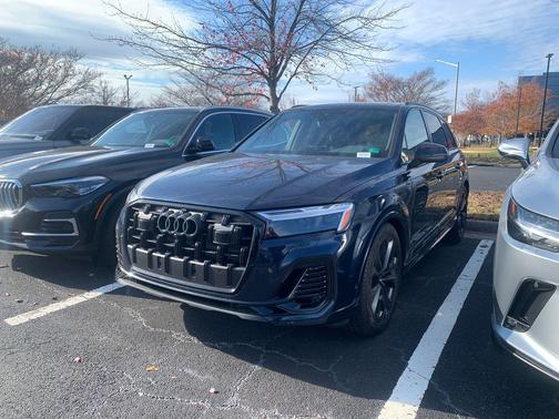2025 Audi Q7 55 Premium Plus