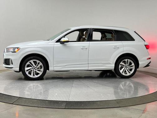 2021 Audi Q7 45 Premium