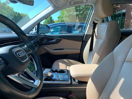 2021 Audi Q7 45 Premium