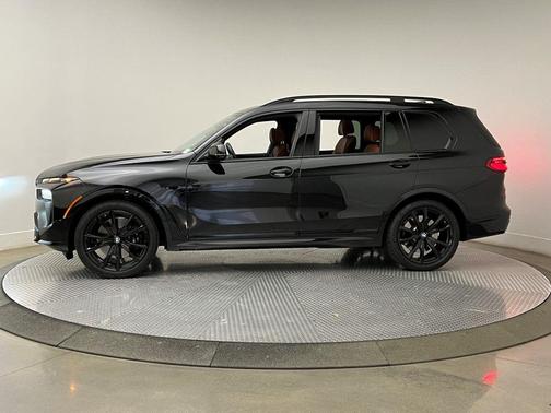 2025 BMW X7 M60i