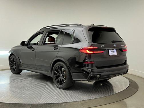 2025 BMW X7 M60i