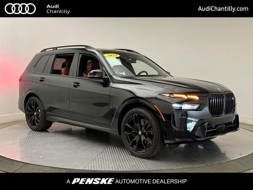 2025 BMW X7 M60i