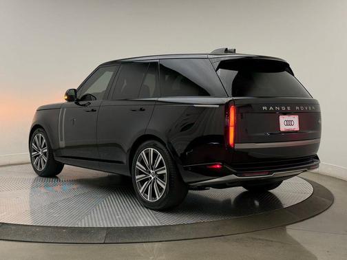 Black 2023 Land Rover Range Rover P400 SE