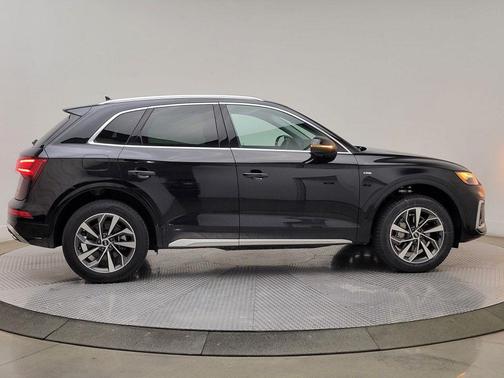 2023 Audi Q5 45 S line Premium