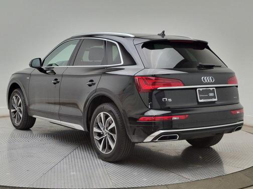 2023 Audi Q5 45 S line Premium