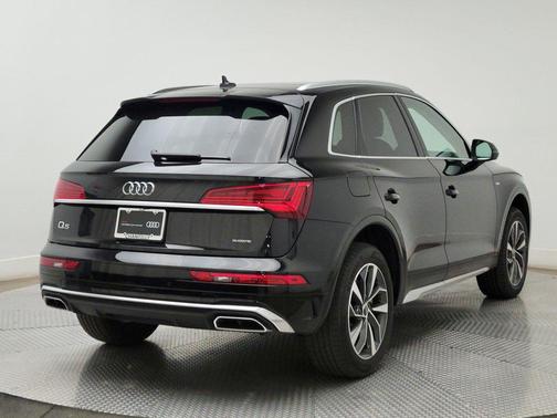 2023 Audi Q5 45 S line Premium