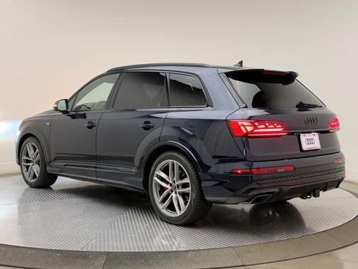 Waitomo Blue Metallic 2026 Audi Q7 55 Prestige