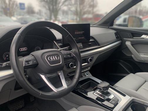 2023 Audi Q5 45 S line Premium Plus