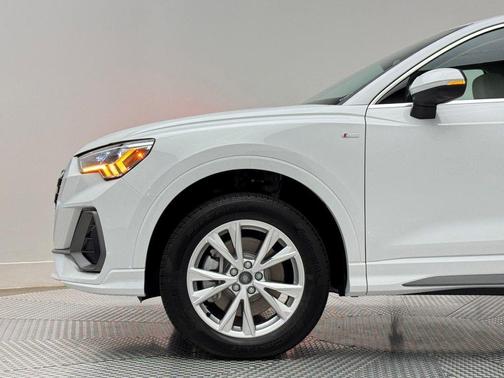 2025 Audi Q3 45 S line Premium Plus