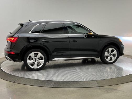 2022 Audi Q5 45 S line Prestige