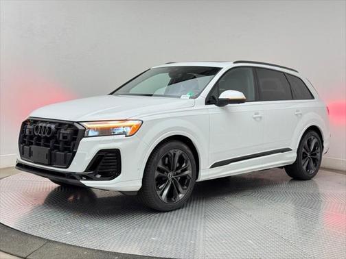 2025 Audi Q7 55 Premium Plus