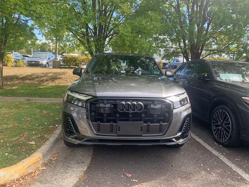 2026 Audi Q7 45 Premium