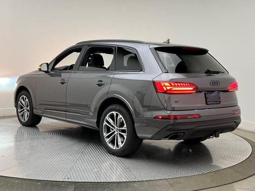 2026 Audi Q7 45 Premium