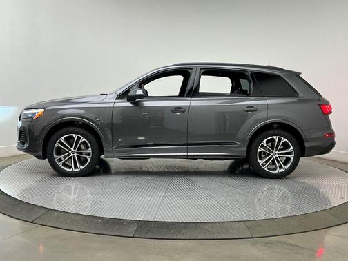2026 Audi Q7 45 Premium