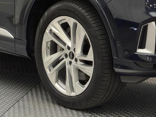 2024 Audi Q7 55 Premium Plus