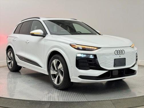 2025 Audi Q6 e-tron Prestige quattro