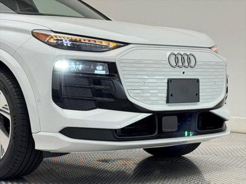 2025 Audi Q6 e-tron Prestige quattro