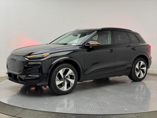 2025 Audi Q6 e-tron Premium Plus quattro