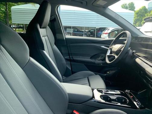2025 Audi Q6 e-tron Premium Plus quattro