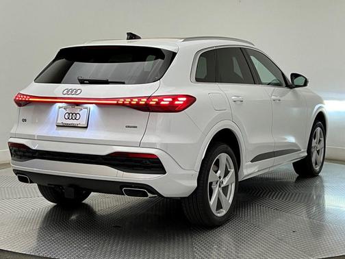 2025 Audi Q5 Premium Plus TFSI quattro S tronic